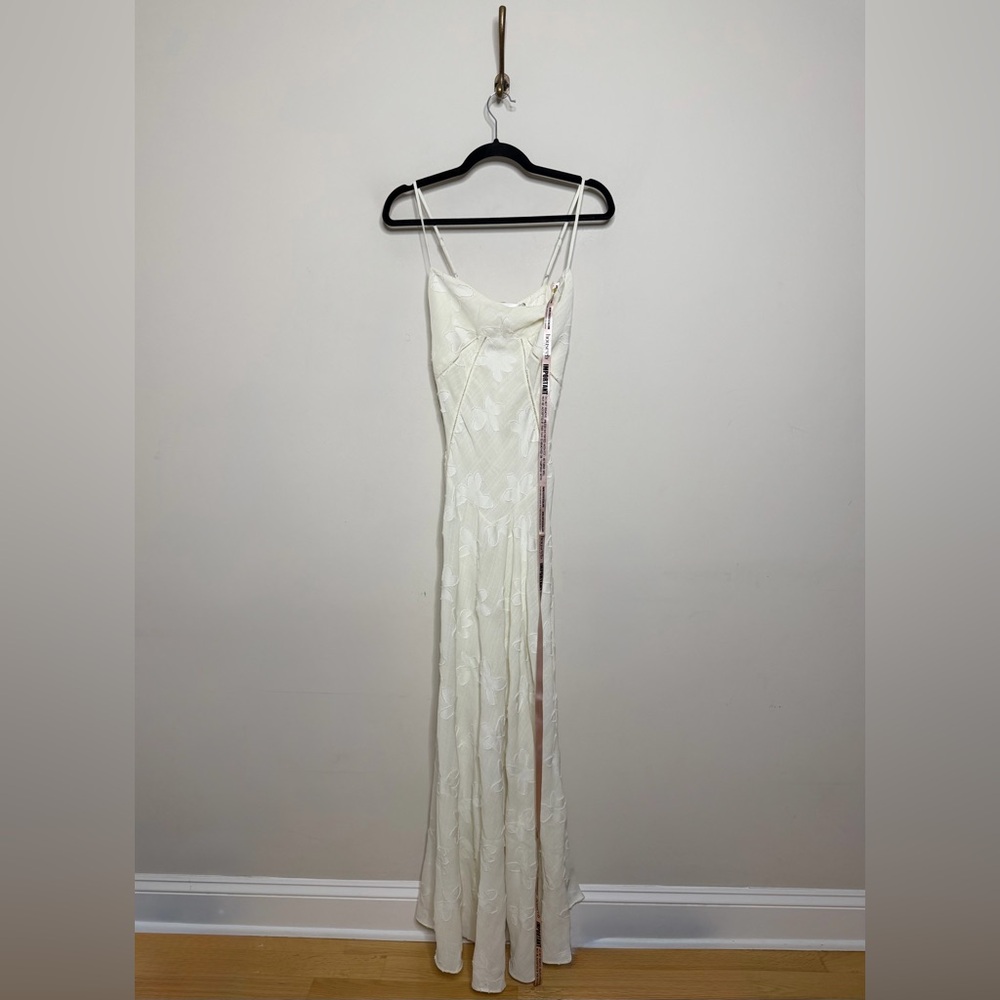 House of CB Seren Vintage Cream Floral Lace Back Maxi Dress - Picture 9 of 13